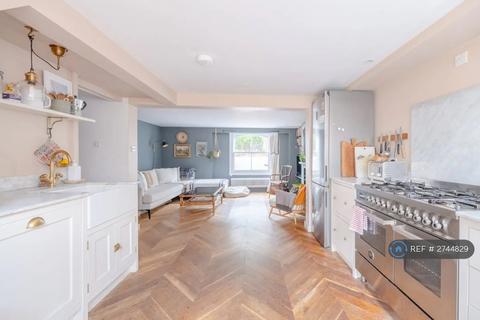3 bedroom terraced house to rent, Evandale Road, London, SW9