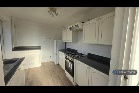 2 bedroom semi-detached house to rent, Blackhall Road, Cambridge, CB4