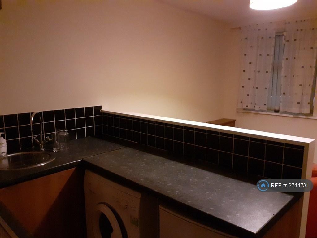 Kitchen/Lounge Open Plan