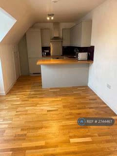 1 bedroom flat to rent, High Street, Banstead, SM7