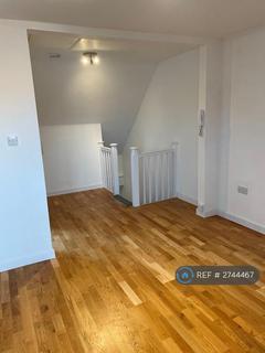 1 bedroom flat to rent, High Street, Banstead, SM7
