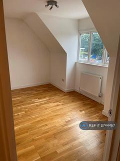 1 bedroom flat to rent, High Street, Banstead, SM7