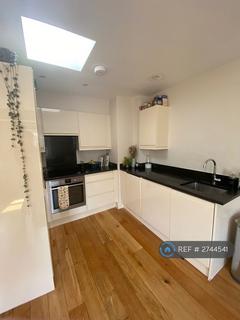 2 bedroom flat to rent, St Annes Hill, London, SW18