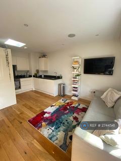 2 bedroom flat to rent, St Annes Hill, London, SW18