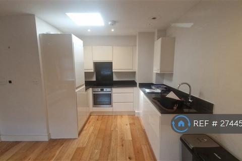 2 bedroom flat to rent, St Annes Hill, London, SW18