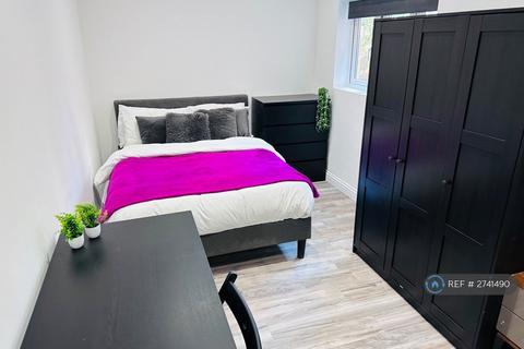 1 bedroom in a house share to rent, Whitehall Road, Harrow, HA1
