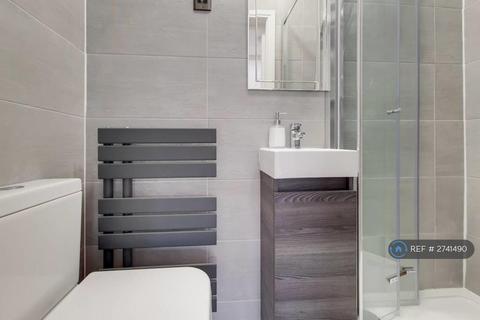 1 bedroom in a house share to rent, Whitehall Road, Harrow, HA1