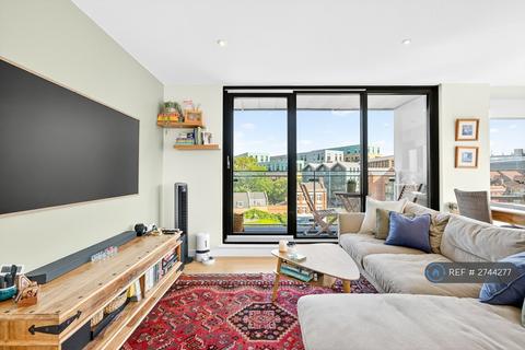 2 bedroom flat to rent, Hardwicks Square, London, SW18