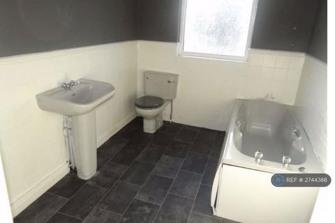 2 bedroom terraced house to rent, Platt Street, Leigh, WN7