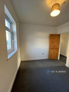 1 bedroom flat to rent, Russell Street, Pontnewydd, Cwmbran, NP44