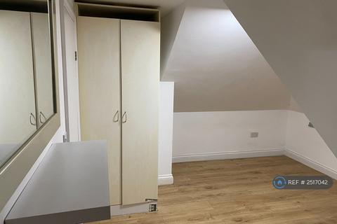 2 bedroom flat to rent, Dollis Road, London, NW7