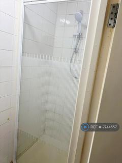 Studio to rent, Clarence Road, London, E5