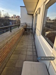 2 bedroom flat to rent, Mill Pond Close, London, SW8