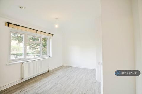 3 bedroom semi-detached house to rent, Camden Gardens, Thornton Heath, CR7