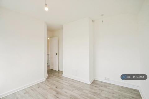 3 bedroom semi-detached house to rent, Camden Gardens, Thornton Heath, CR7