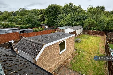 undefined, Eaton Valley Road, Luton, LU2