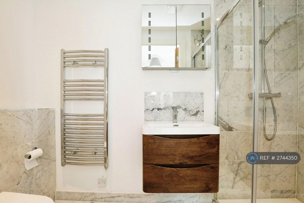 Ensuite Bathroom