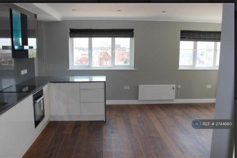 2 bedroom flat to rent, Brisbane Court, Slough, SL1