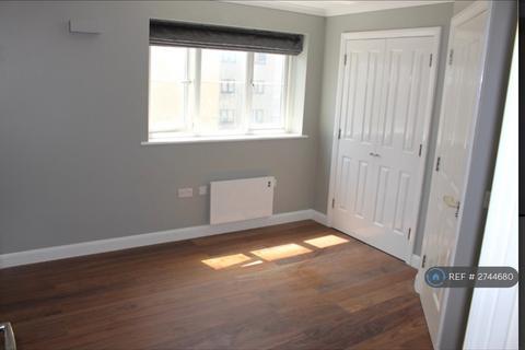 2 bedroom flat to rent, Brisbane Court, Slough, SL1