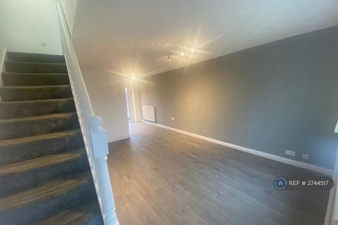 2 bedroom semi-detached house to rent, Oxford Drive, Middleton, Manchester, M24