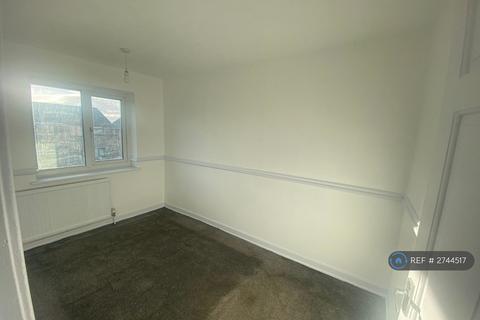 2 bedroom semi-detached house to rent, Oxford Drive, Middleton, Manchester, M24