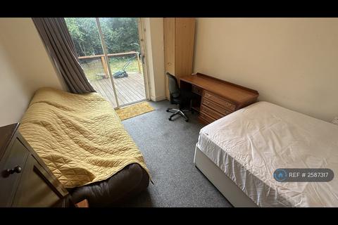 3 bedroom flat to rent, St. Johns Road, Wembley, HA9