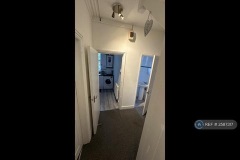 3 bedroom flat to rent, St. Johns Road, Wembley, HA9