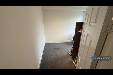 3 bedroom flat to rent, St. Johns Road, Wembley, HA9