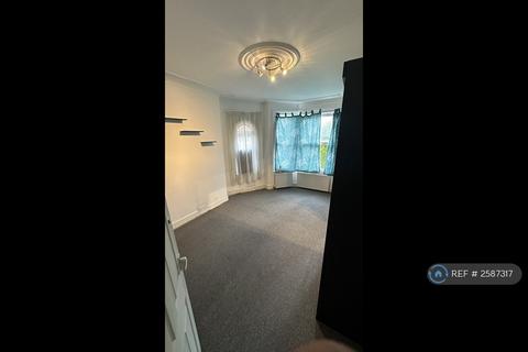 3 bedroom flat to rent, St. Johns Road, Wembley, HA9