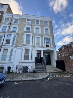 Studio to rent, Hatherley Grove, London, W2