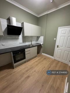 Studio to rent, Hatherley Grove, London, W2