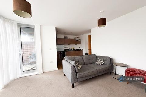 2 bedroom flat to rent, Cross Street, Portsmouth, PO1