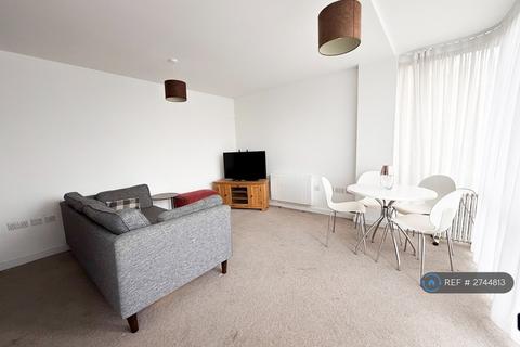 2 bedroom flat to rent, Cross Street, Portsmouth, PO1