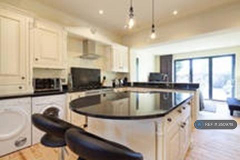 2 bedroom terraced house to rent, Fire Station Square, Salford, M5