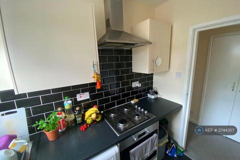 1 bedroom flat to rent, Broad Street, Newcastle-Under-Lyme, ST5