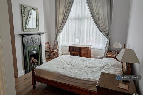 2 bedroom flat to rent, Polwarth Street, Glasgow, G12
