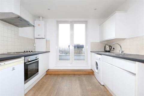 3 bedroom flat to rent, Stoke Newington Church Street, London N16