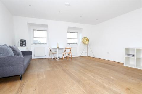 3 bedroom flat to rent, Stoke Newington Church Street, London N16