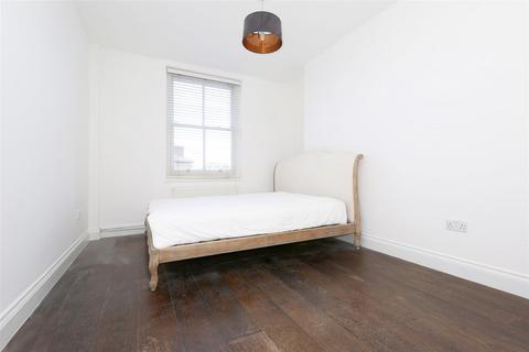 3 bedroom flat to rent, Stoke Newington Church Street, London N16