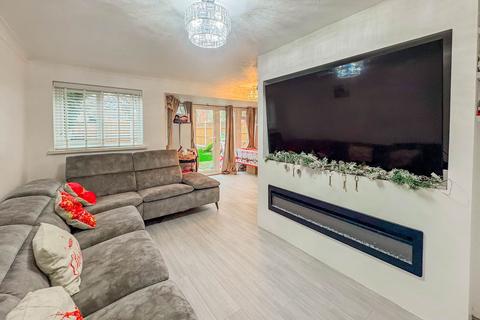 3 bedroom terraced house for sale, The Hatherley, Basildon SS14