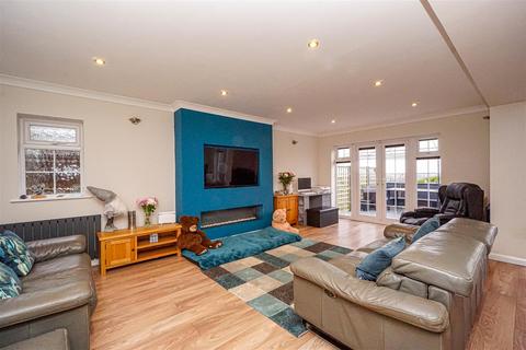 undefined, Pilot Road, Hastings