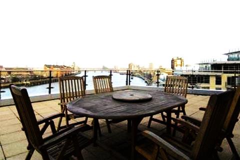 3 bedroom flat to rent, Commodore House, Juniper Drive, Battersea, SW18