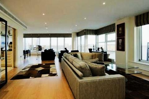 3 bedroom flat to rent, Commodore House, Juniper Drive, Battersea, SW18