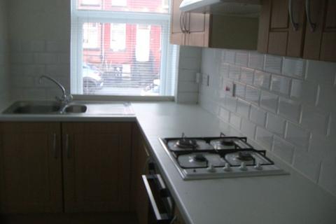 2 bedroom terraced house to rent, Bexley Terrace, Leeds LS8