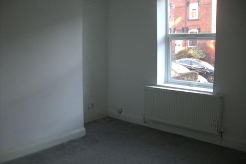 2 bedroom terraced house to rent, Bexley Terrace, Leeds LS8