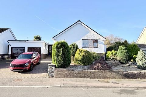 4 bedroom detached bungalow for sale, Orchard Close, Gilwern
