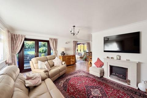 4 bedroom detached bungalow for sale, Orchard Close, Gilwern