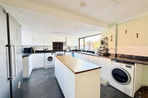4 bedroom detached bungalow for sale, Orchard Close, Gilwern