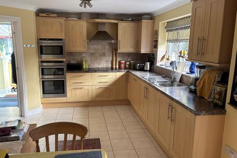 4 bedroom detached house for sale, Holywell Crescent, Abergavenny