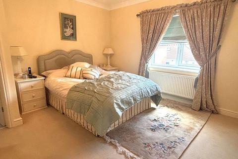 4 bedroom detached house for sale, Holywell Crescent, Abergavenny